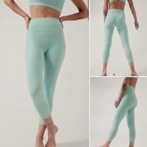 ATHLETA Salutation Stash Pocket II 7/8 Tight Legging in Reef Green Size S
